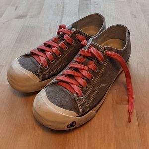 Womens Keen canvas sneakers 6.5